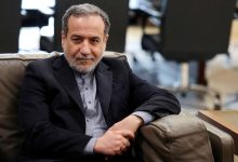 طهران تتحرك دبلوماسيًا.. عراقجي في الخليج لخفض التوتر مع واشنطن