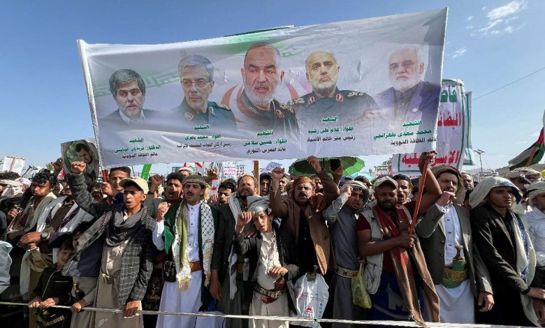 هل تسقط صنعاء مع طهران؟.. المشروع الحوثي في مهب الصراع الإقليمي