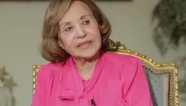 آمال رمزي تفجّر مفاجأة: زواج سري جمع سعاد حسني بالعندليب