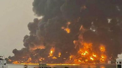 الحديدة تحت النار.. إسرائيل تضرب شريان الحوثي وتشل الميناء