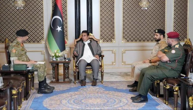 المنفي يدخل على خط الأزمة: تثبيت الهدنة بعد اشتباكات طرابلس