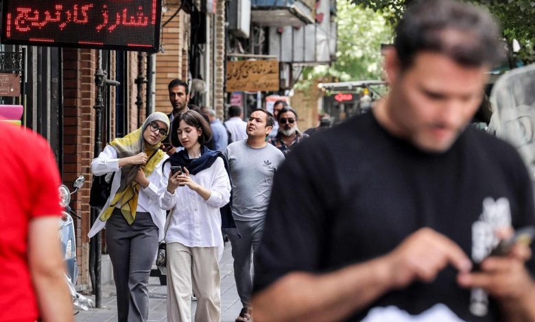 بين المراقبة والتسلل.. إيران تتوجس من استهداف قادتها عبر تقنيات أجنبية