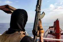 حيل بحرية لتفادي الهجمات.. السفن تُراوغ في البحر الأحمر