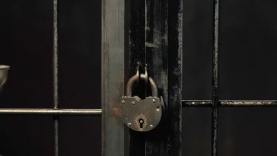 سجن مؤبد لألماني أضرم النار وقتل عائلة كاملة إثر خلاف سكني