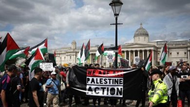 صمت الاستقالة وعلوّ الاحتجاج.. اختبار جديد لـ بريطانيا من نشطاء فلسطين