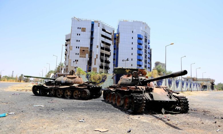 الازدواجية الحكومية تُفاقم الفوضى.. السودان في مفترق طرق خطير