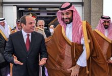 السيسي يصل إلى السعودية ويلتقي محمد بن سلمان