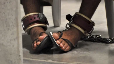 خرجت من الجحيم .. معتقل يكشف تفاصيل مرعبة من سجون الإخوان بمأرب