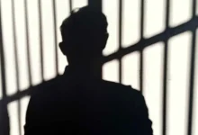 محاولة انتحار الاجتماعية تفشل.. رجل يُحكم عليه بالسجن بعد انتحال شخصيته