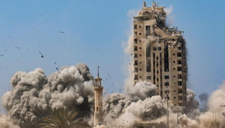 أبراج غزة تتحول إلى أنقاض.. تصعيد إسرائيلي يسبق الاجتياح