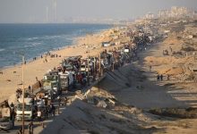 أجواء متوترة ترافق أسطول المساعدات المتجه إلى غزة