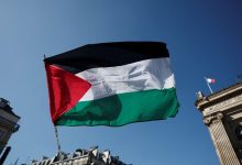 فرنسا على صفيح ساخن.. جدل واسع حول العلم الفلسطيني فوق البلديات