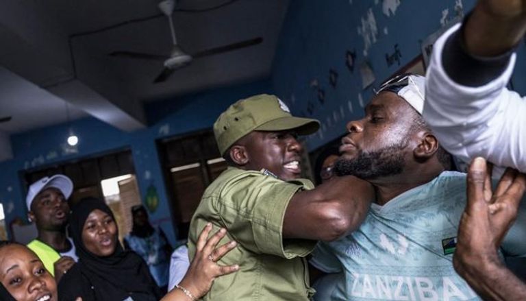 الاقتراع بالرصاص.. الانتخابات التنزانية تفضح هشاشة الاستقرار السياسي
