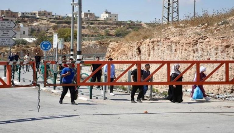 حواجز الموت.. الاحتلال يحوّل الضفة إلى شبكة من الجزر المنعزلة