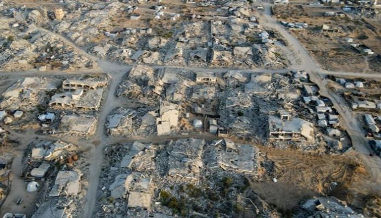لحل أزمة جثث الرهائن.. القاهرة تدفع بمزيد من المعدات الثقيلة إلى غزة