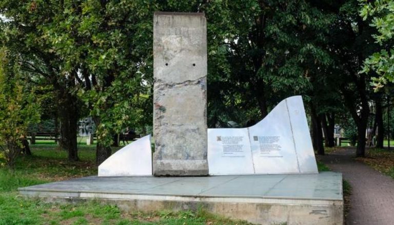 أين ذهب سور برلين بعد سقوطه؟ رحلة الجدار الذي قسّم التاريخ