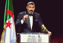 جدل عربي على مواقع التواصل.. إشادة فنان مصري بالجزائر تثير اتهامات بالتزوير التاريخي