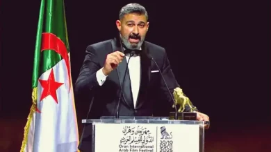 جدل عربي على مواقع التواصل.. إشادة فنان مصري بالجزائر تثير اتهامات بالتزوير التاريخي