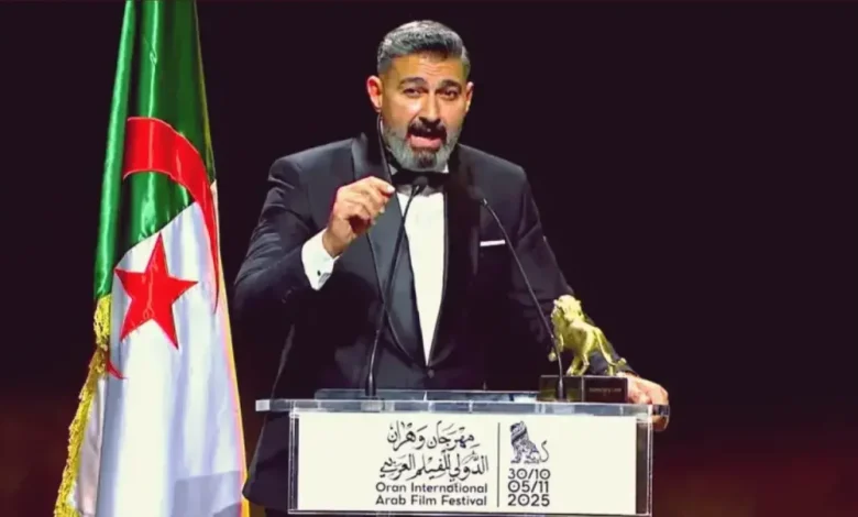 جدل عربي على مواقع التواصل.. إشادة فنان مصري بالجزائر تثير اتهامات بالتزوير التاريخي