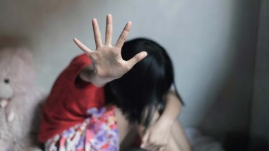 خلاف يتحول إلى مأساة.. شاب ينهي حياة والدته بسلاح ناري في مصر