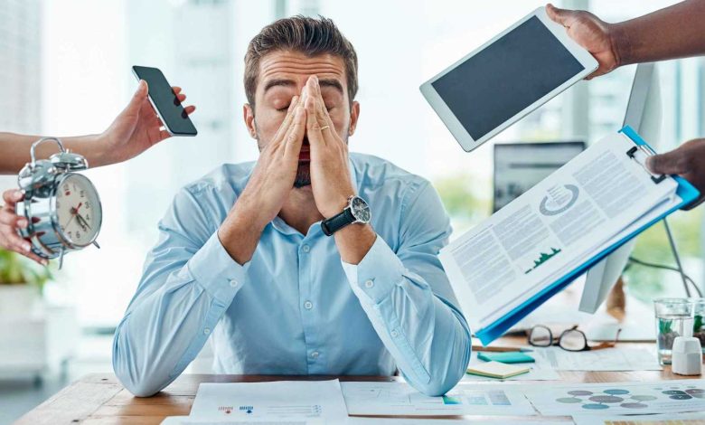 ضغط الوقت يهاجم الدماغ: دراسة تحذر من ارتفاع خطر الخرف