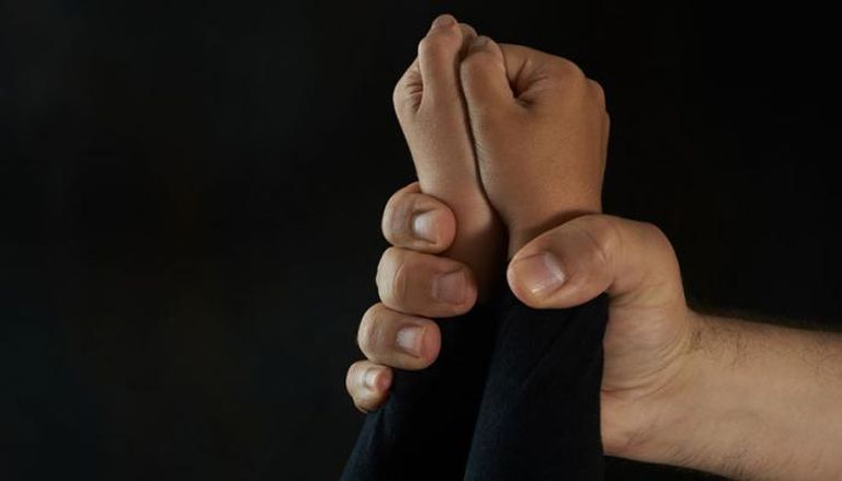 فرنسا تواجه صدمة.. مئات الرضع ضحايا اعتداءات جنسية