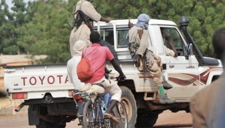 مالي تكسر شوكة القاعدة.. حصار طويل بلا نتائج للتنظيم