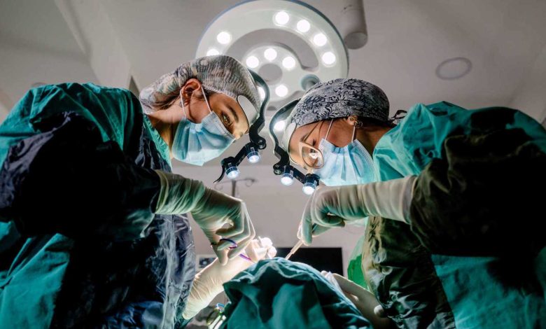 مأساة قبل الخطوبة.. وفاة شاب بعد جراحة تنحيف فاشلة