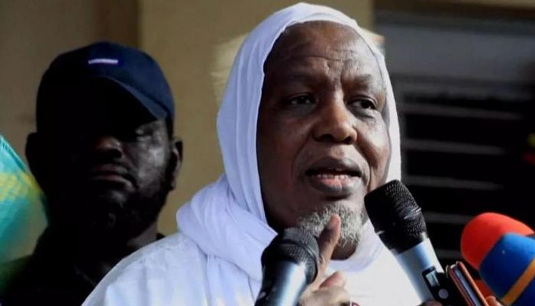 السلطة في مواجهة التطرف… الإمام المنفي يقود التصعيد من خارج مالي