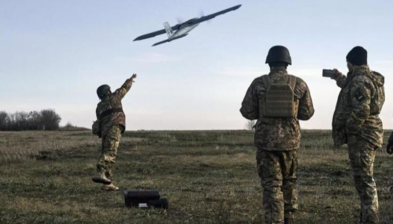 حرب المسيرات الليلية تشتعل.. روسيا تعلن إسقاط 77 طائرة وتستهدف مواقع أوكرانية