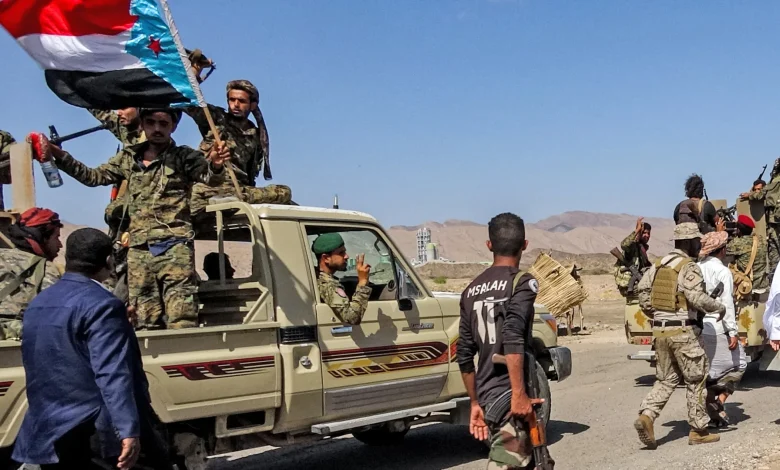 سقطة إخوانية جديدة.. حزب الإصلاح يلجأ للحوثيين ضد المجلس الانتقالي الجنوبي