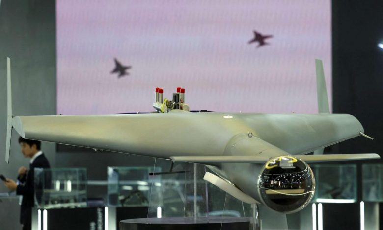 سماءٌ مزدحمة بالصواريخ: كيف تعيد الطائرات المسيرة رسم خريطة تجارة السلاح؟