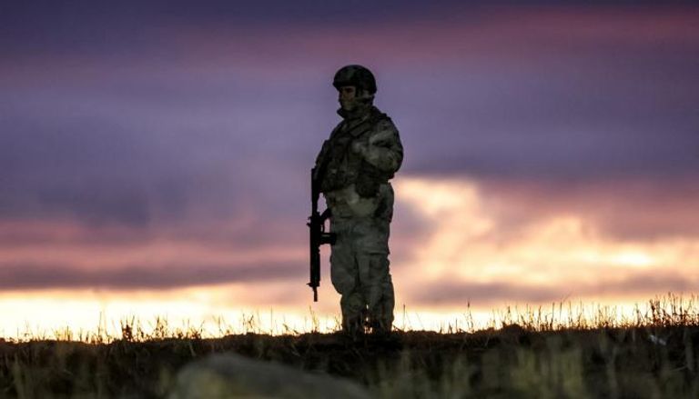 فرنسيان ويونانية ضمن الضحايا.. التحقيقات تكشف لغز الطائرة المنكوبة