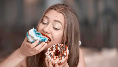 لماذا يقول جسمك نعم للحلوى رغم الامتلاء؟