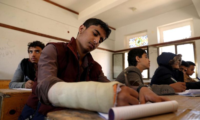 مدارس اليمن المدمرة.. جيل كامل مهدد بالحرمان من التعليم