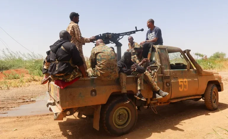 واشنطن تغيّر قواعد اللعبة: سيطرة تأسيس على النفط وتفاقم عزلة الجيش بعد فضيحة الغارات الجوية