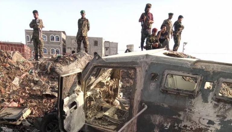 استهداف مسؤول يمني في عدن يسفر عن قتيلين و5 مصابين