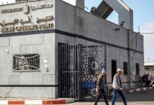 انتظار على الحدود.. معبر رفح يختصر آمال غزة بالحياة