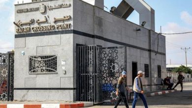 انتظار على الحدود.. معبر رفح يختصر آمال غزة بالحياة