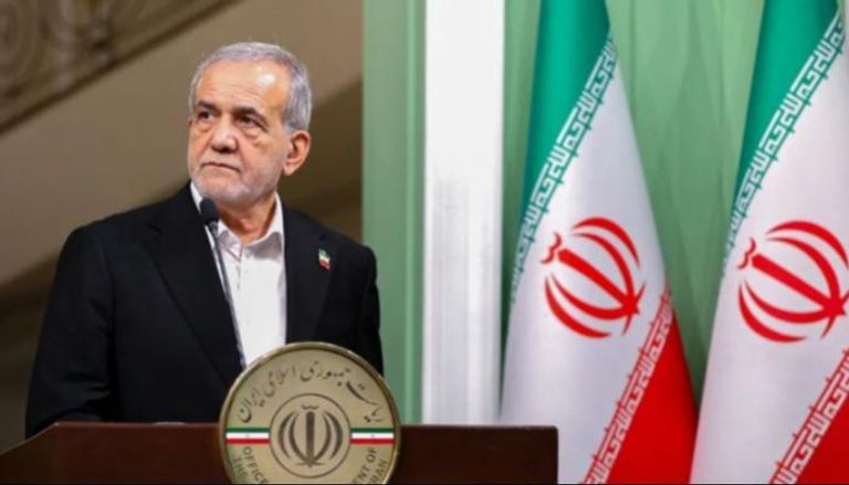 بزشكيان يتهم واشنطن وتل أبيب بالوقوف وراء احتجاجات إيران