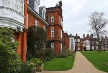 تجنيد خلف المدرجات.. كيف تغلغل الإخوان في الجامعات البريطانية؟