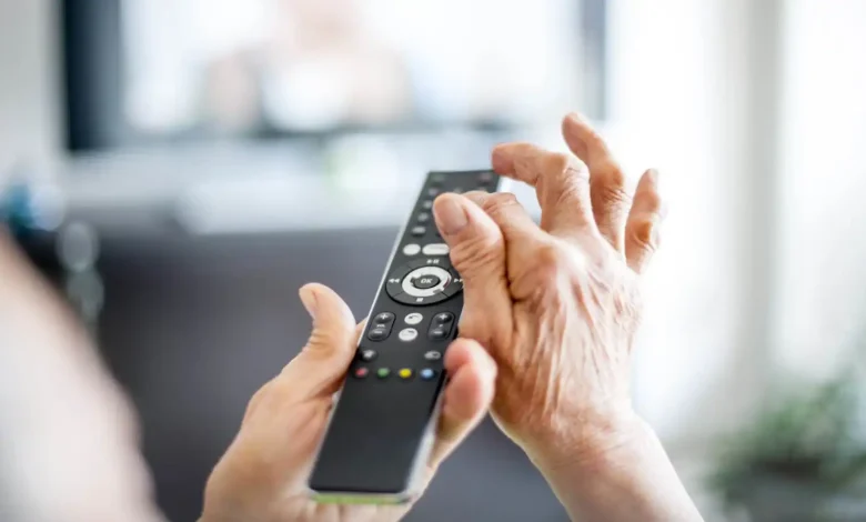 رد فعل عفوي أم غضب مكبوت؟ مسنّة تُشعل الجدل على السوشيال (فيديو)