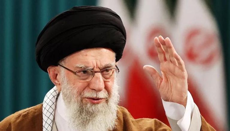ما وراء الكواليس.. هل يستعد خامنئي لمغادرة إيران؟