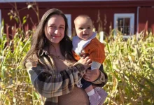 مراهق متهم بقتل امرأة حامل وإحراق منزلها