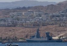 وسط التصعيد مع طهران.. مدمرة أمريكية تصل ميناء إيلات