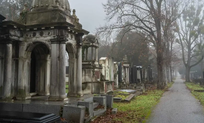 اعتراف مراهقة بقتل امرأة داخل مقبرة في النمسا