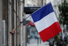 باريس تعزز آليات الرقابة… وتيارات إسلامية تتحرك قانونيًا