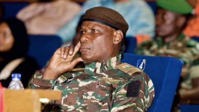 تصعيد في خطاب النيجر تجاه فرنسا.. دعوات للاستعداد للمواجهة