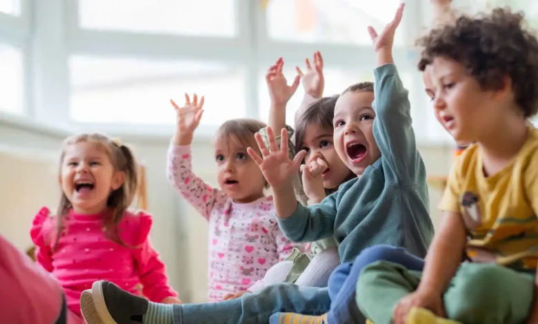 حادثة في حضانة.. طفلة تتناول مليّنات اعتقادًا أنها حلوى