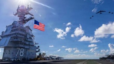 رسائل قوة في المتوسط.. أكبر حاملة طائرات بالعالم تصل إلى اليونان